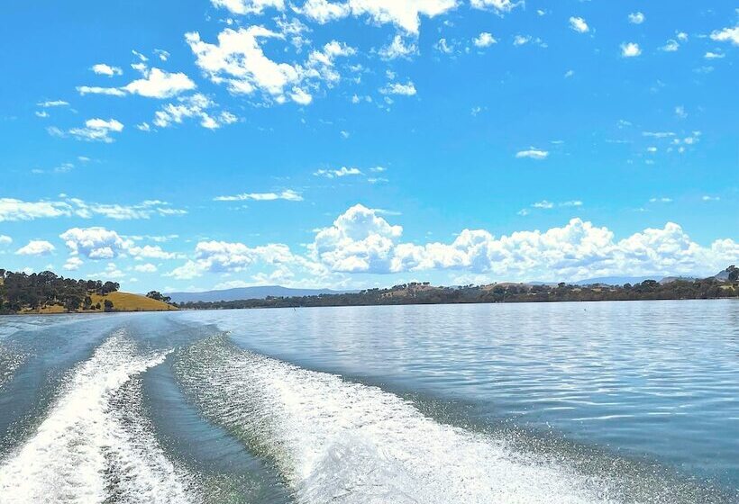 בית מלון כפרי Mansfield Lakeside