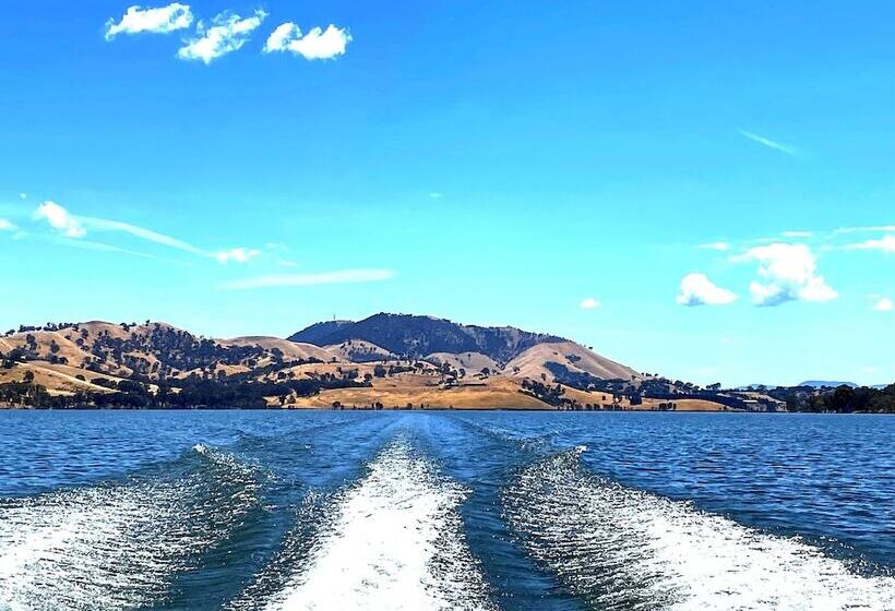 בית מלון כפרי Mansfield Lakeside