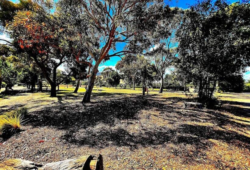 בית מלון כפרי Mansfield Lakeside