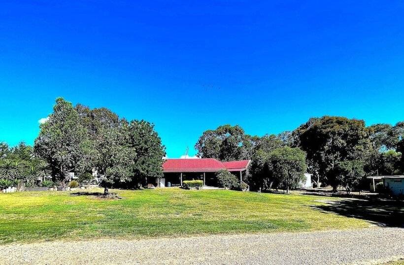 בית מלון כפרי Mansfield Lakeside