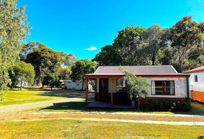 בית מלון כפרי Mansfield Lakeside