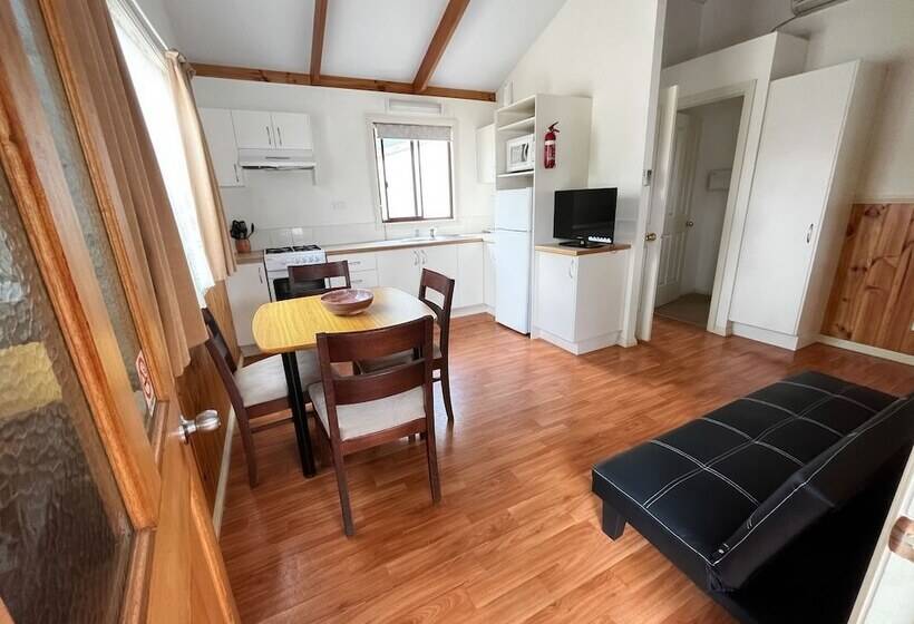 בית מלון כפרי Mansfield Lakeside