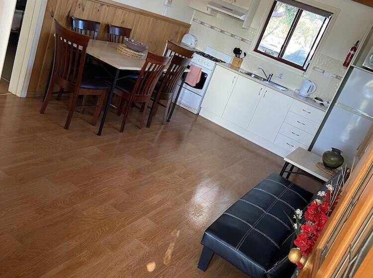 בית מלון כפרי Mansfield Lakeside