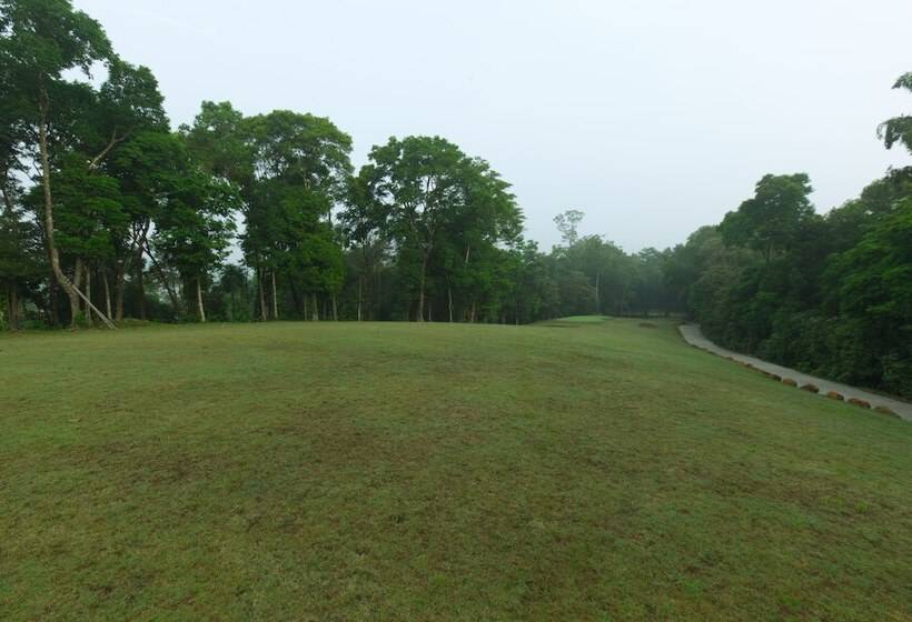 فندق Montrose Golf Resort & Spa