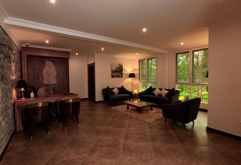 فندق Montrose Golf Resort & Spa