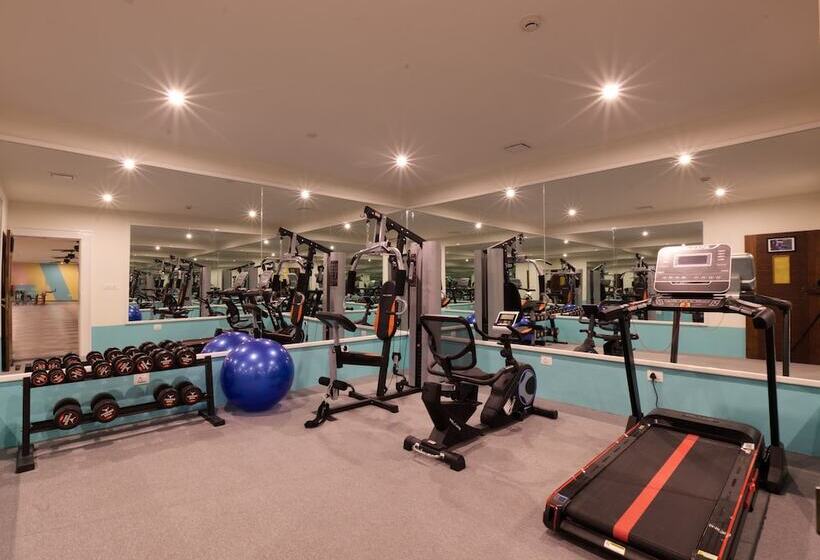 فندق Montrose Golf Resort & Spa