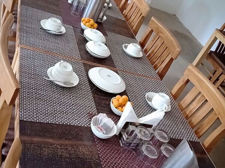 בית מלון כפרי Orchard Land