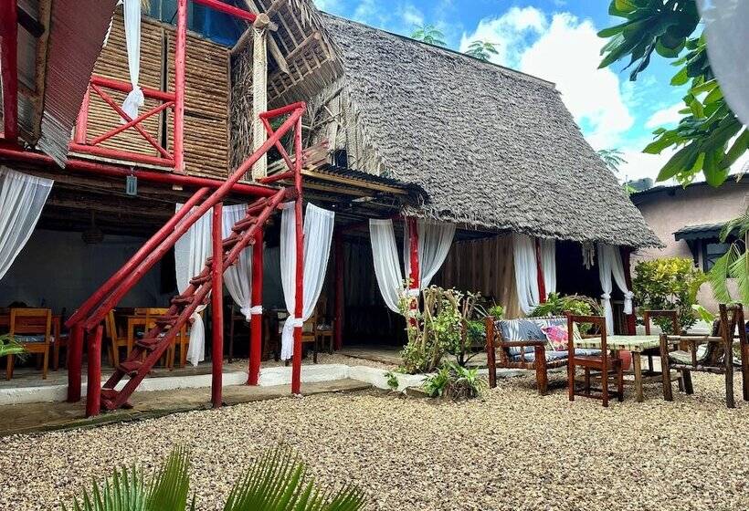 Отель Pole Pole House