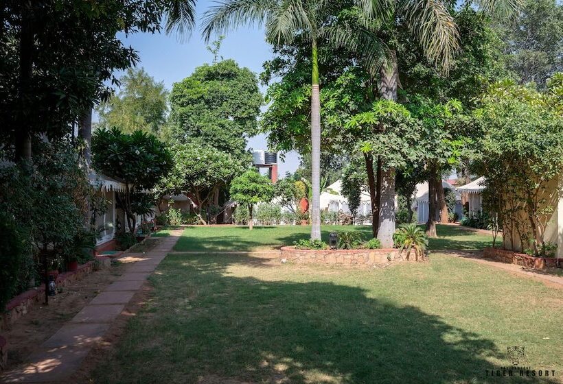 Hotel Ranthambore Tiger Resort By Park Tree