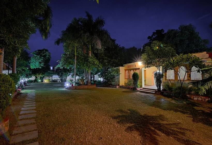 Hotel Ranthambore Tiger Resort By Park Tree