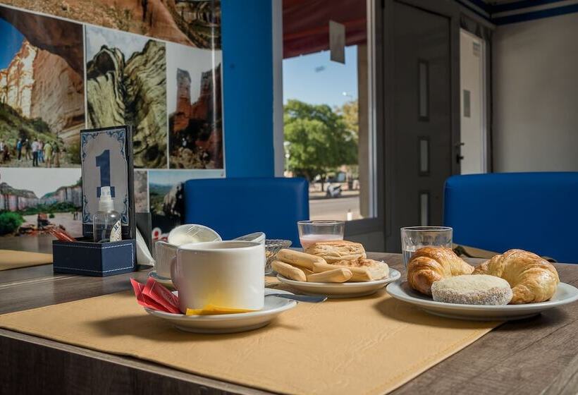 Отель Alojamiento Raque Lito