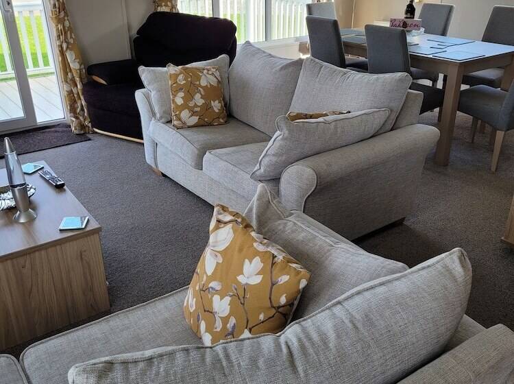 בית מלון כפרי Remarkable 3 Bed House In Hull