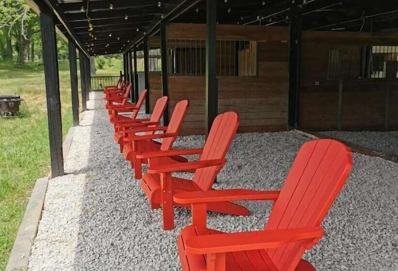 田舎風ホテル Happy Goat Retreat