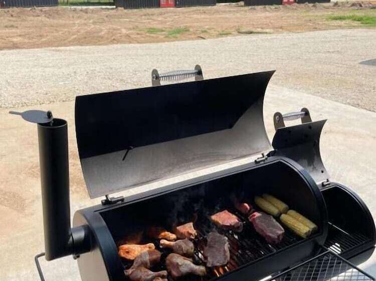 田舎風ホテル Happy Goat Retreat