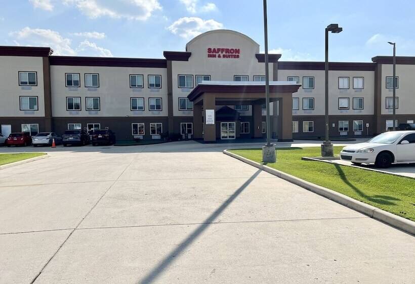 فندق Saffron Inn & Suites