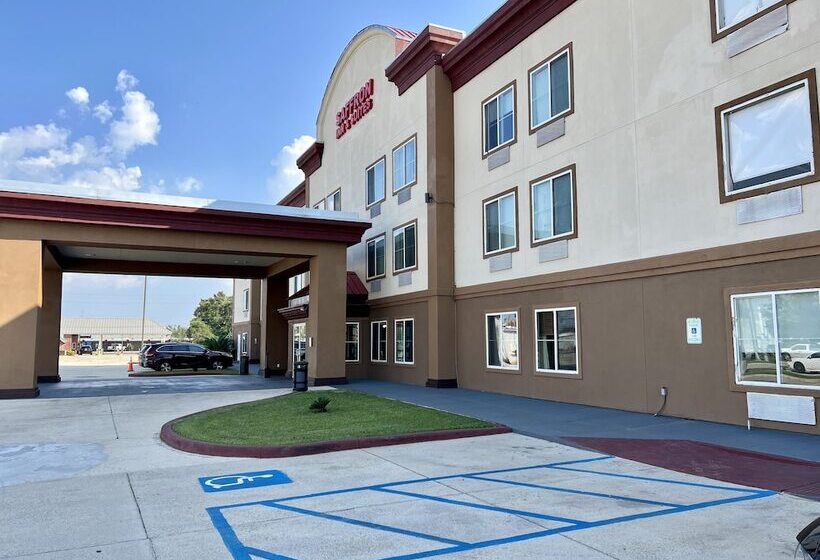 فندق Saffron Inn & Suites