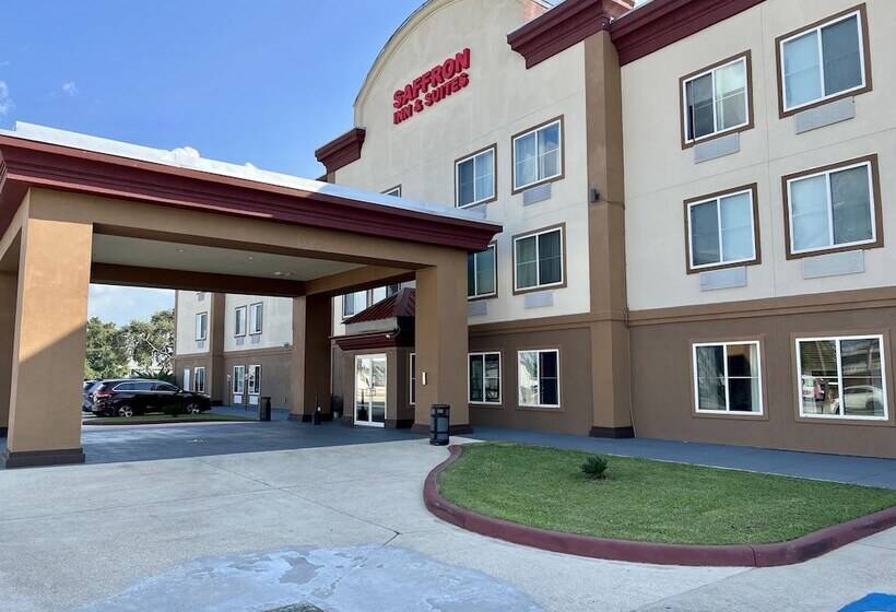 فندق Saffron Inn & Suites