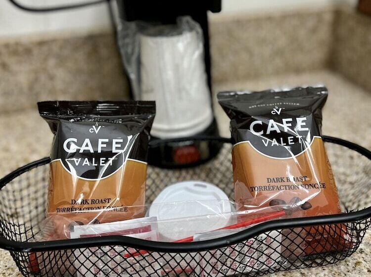 فندق Saffron Inn & Suites