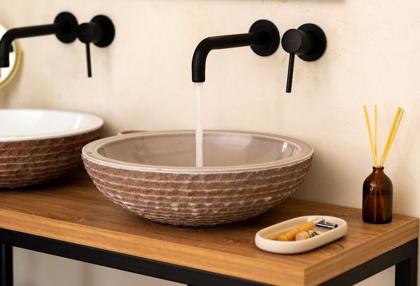 فندق Saint Sin Suites  Adults Only