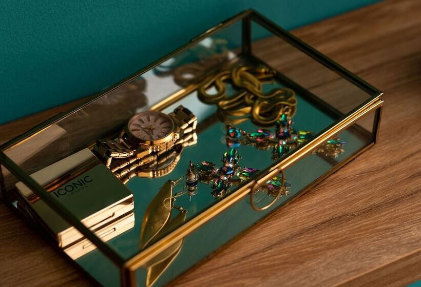 فندق Saint Sin Suites  Adults Only