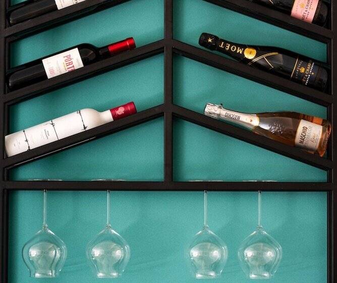 فندق Saint Sin Suites  Adults Only