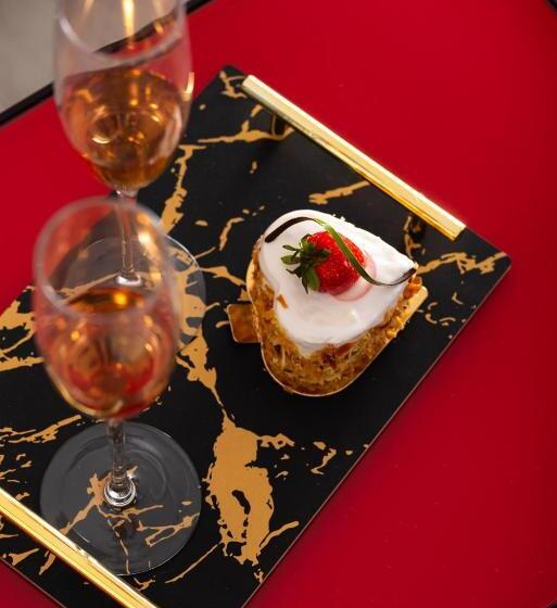 فندق Saint Sin Suites  Adults Only