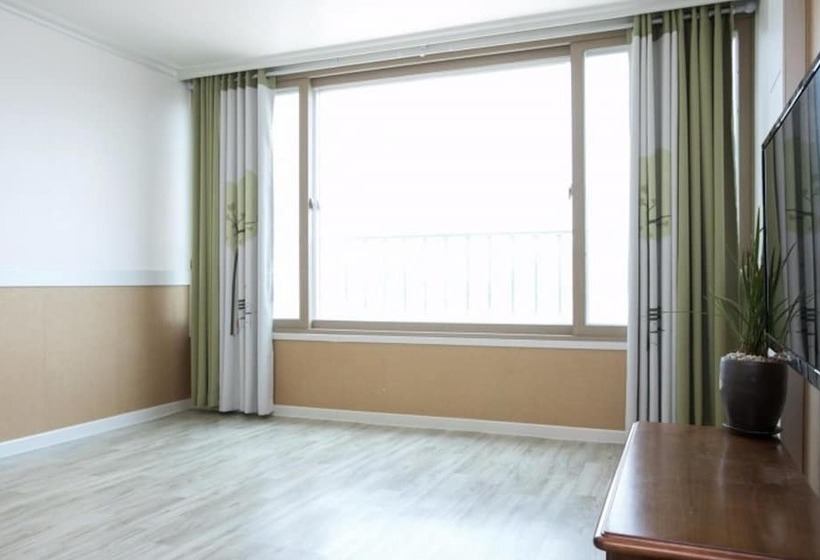 فندق Samcheok Sicily Pension