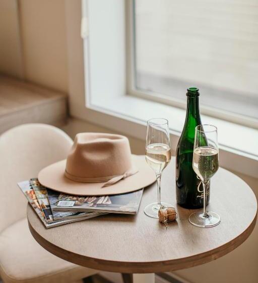 فندق Stirling All Suites