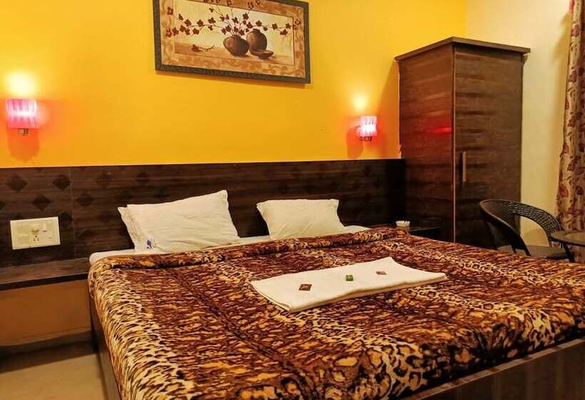 בית מלון כפרי Surabhi Hill View