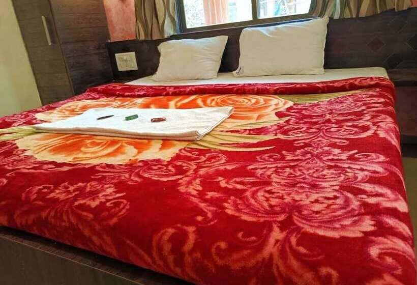 בית מלון כפרי Surabhi Hill View