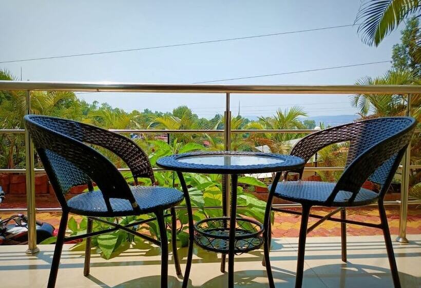 בית מלון כפרי Surabhi Hill View