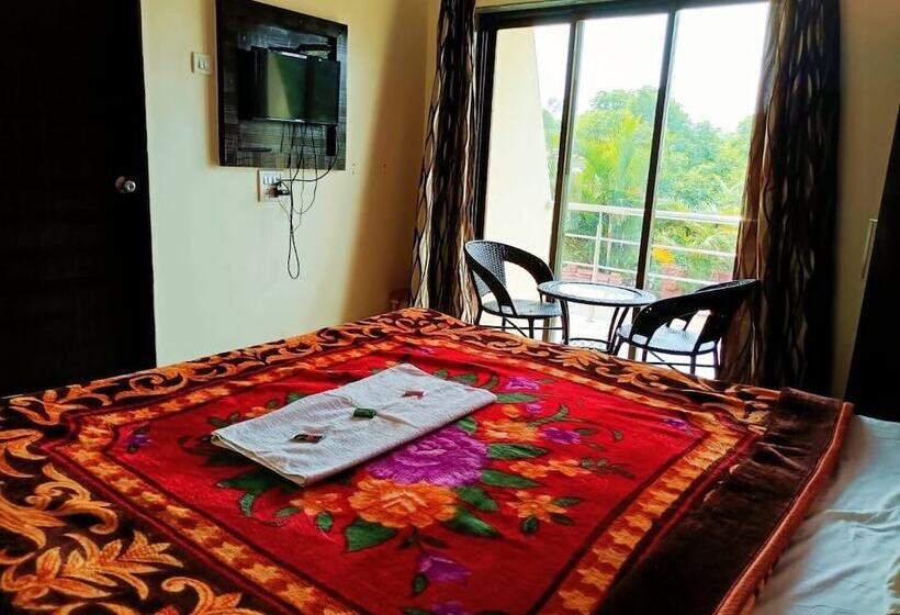 בית מלון כפרי Surabhi Hill View