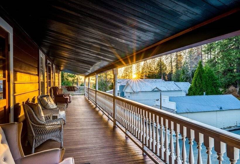 בית מלון כפרי The Dutch Flat