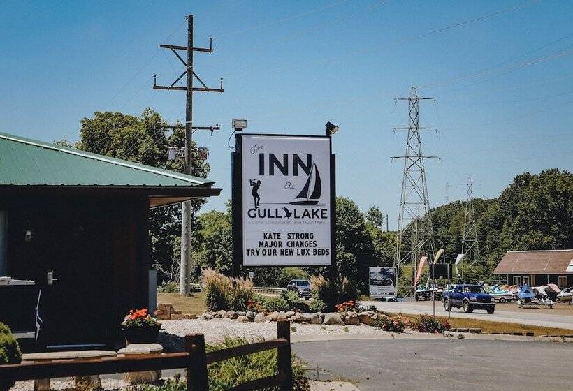 호텔 The Inn At Gull Lake