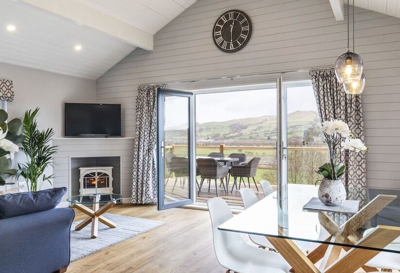 فندق Throstle Nest Farm Lodges