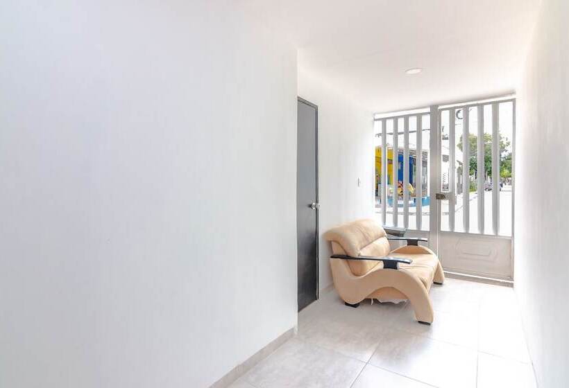 ホテル Tranvia Santa Marta