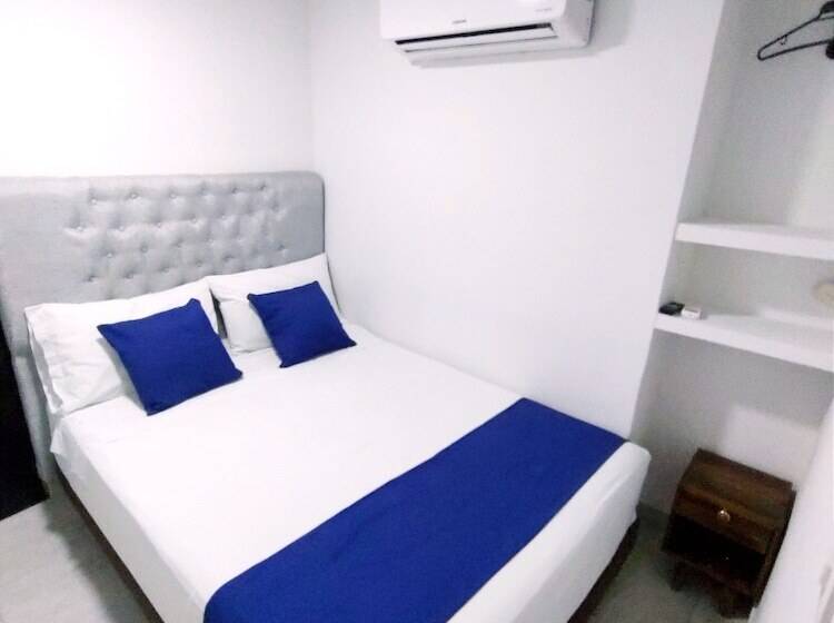 ホテル Tranvia Santa Marta