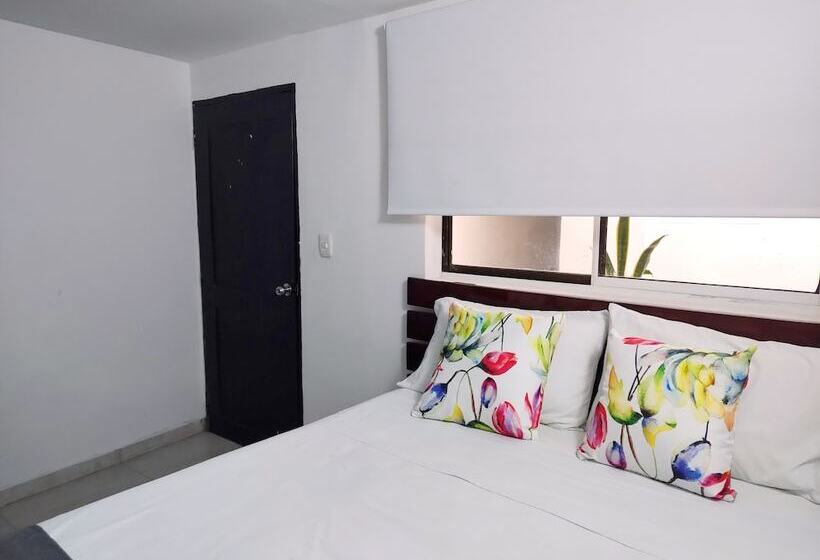 ホテル Tranvia Santa Marta