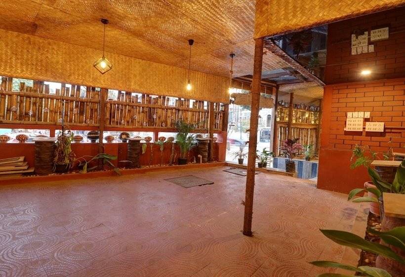 בית מלון כפרי Treebo White Inn Koramangala