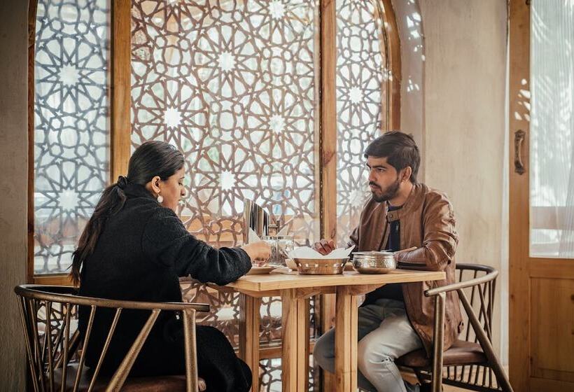 Отель Tyakshi Eco Village