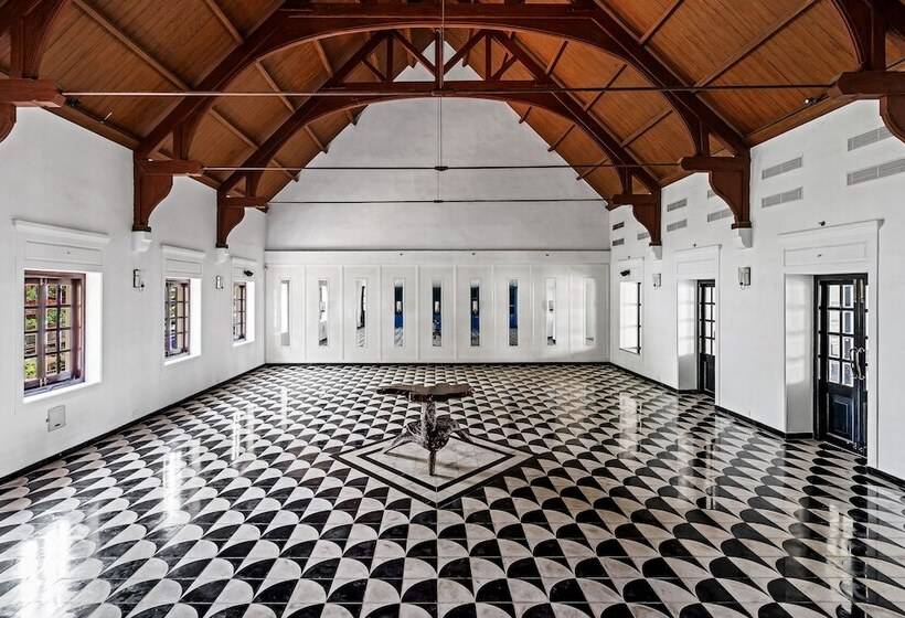 هتل Welcomheritage Azora By Ayatana