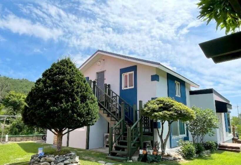 בית מלון כפרי Yangyang Star Over The Sea Pension