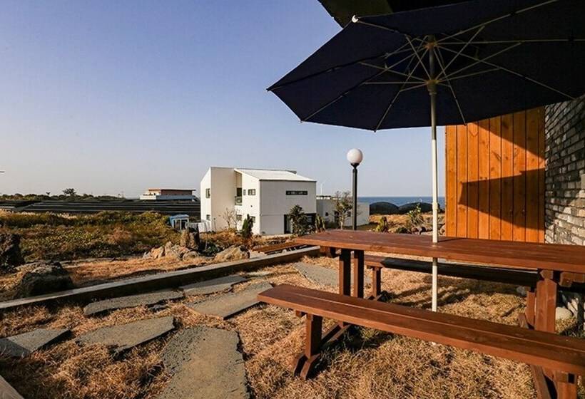 Jeju Woljeong Hill Pension