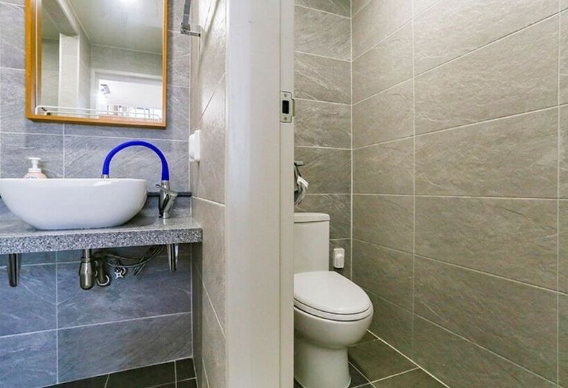 Jeju Woljeong Hill Pension