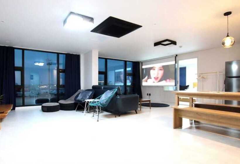 Jeju Woljeong Hill Pension