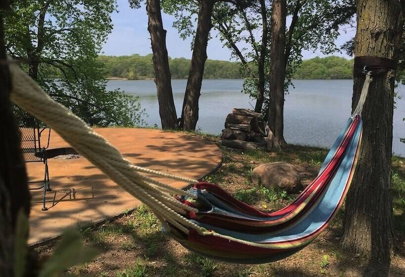 Lakefront Hideaway