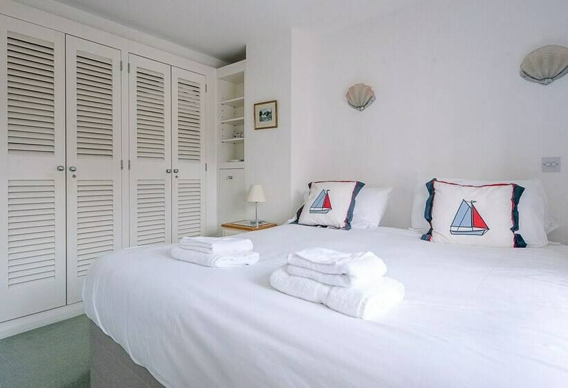 Longshore, Aldeburgh