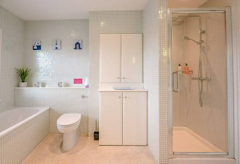 Longshore, Aldeburgh