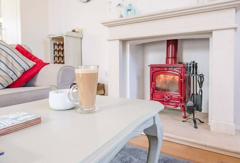 Longshore, Aldeburgh