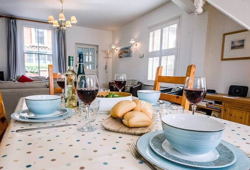 Longshore, Aldeburgh